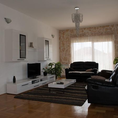 Apartment Adriana โตรกีร์ ห้อง รูปภาพ