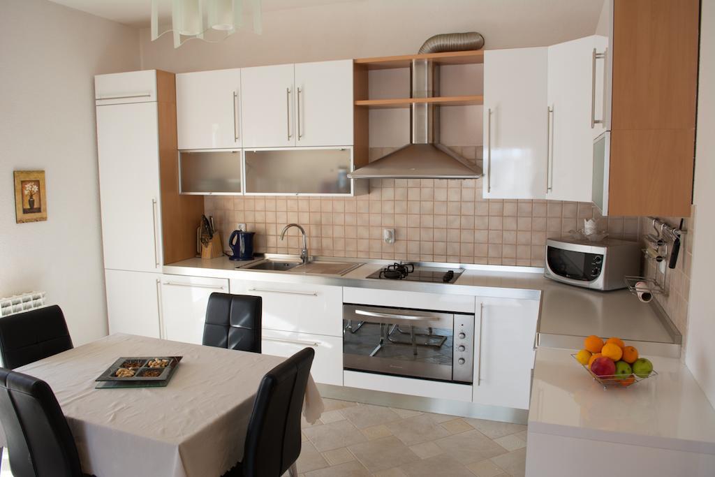 Apartment Adriana โตรกีร์ ภายนอก รูปภาพ
