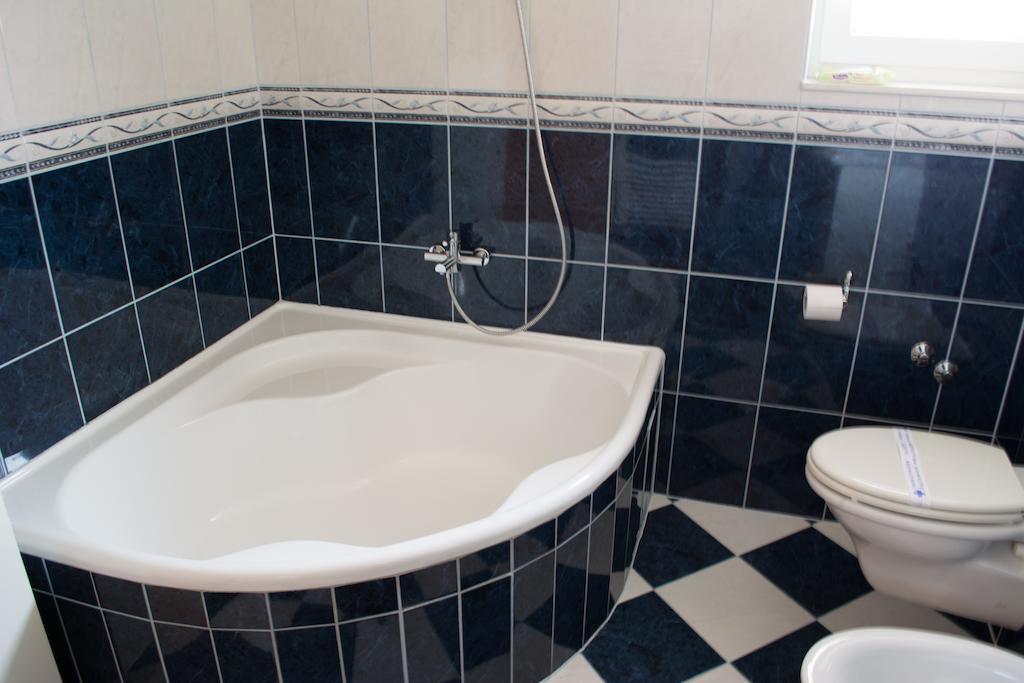 Apartment Adriana โตรกีร์ ห้อง รูปภาพ