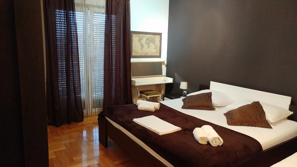 Apartment Adriana โตรกีร์ ภายนอก รูปภาพ