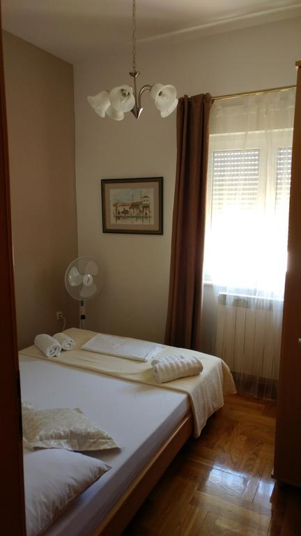 Apartment Adriana โตรกีร์ ภายนอก รูปภาพ